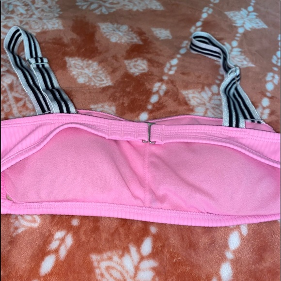 Pink bikini - Picture 2 of 6